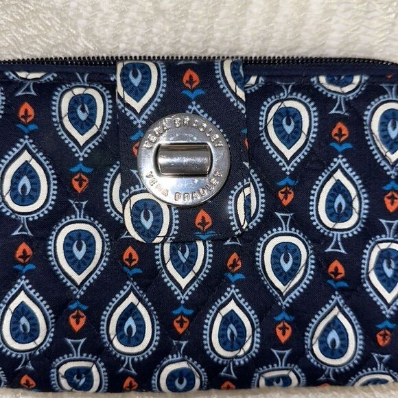 Vera Bradley RFID Navy Blue White Coral Quilted Large Turnlock Wallet - Picture 10 of 11